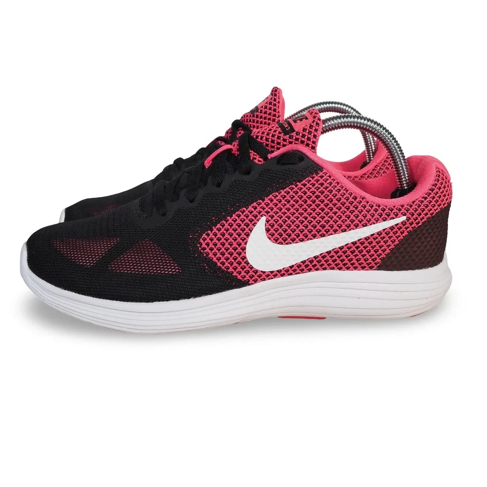 Nike Revolution 3 Performance Running Shoes Womens 9 Hyper Pink Black 819303-600